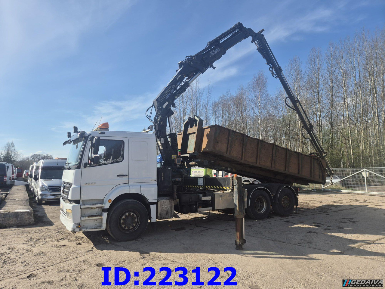 MERCEDES-BENZ Axor 2533 6x2 + Atlas 332.3E Crane - Truk jungkit: gambar 1 MERCEDES-BENZ Axor 2533 6x2 + Atlas 332.3E Crane - Truk jungkit: gambar 1
