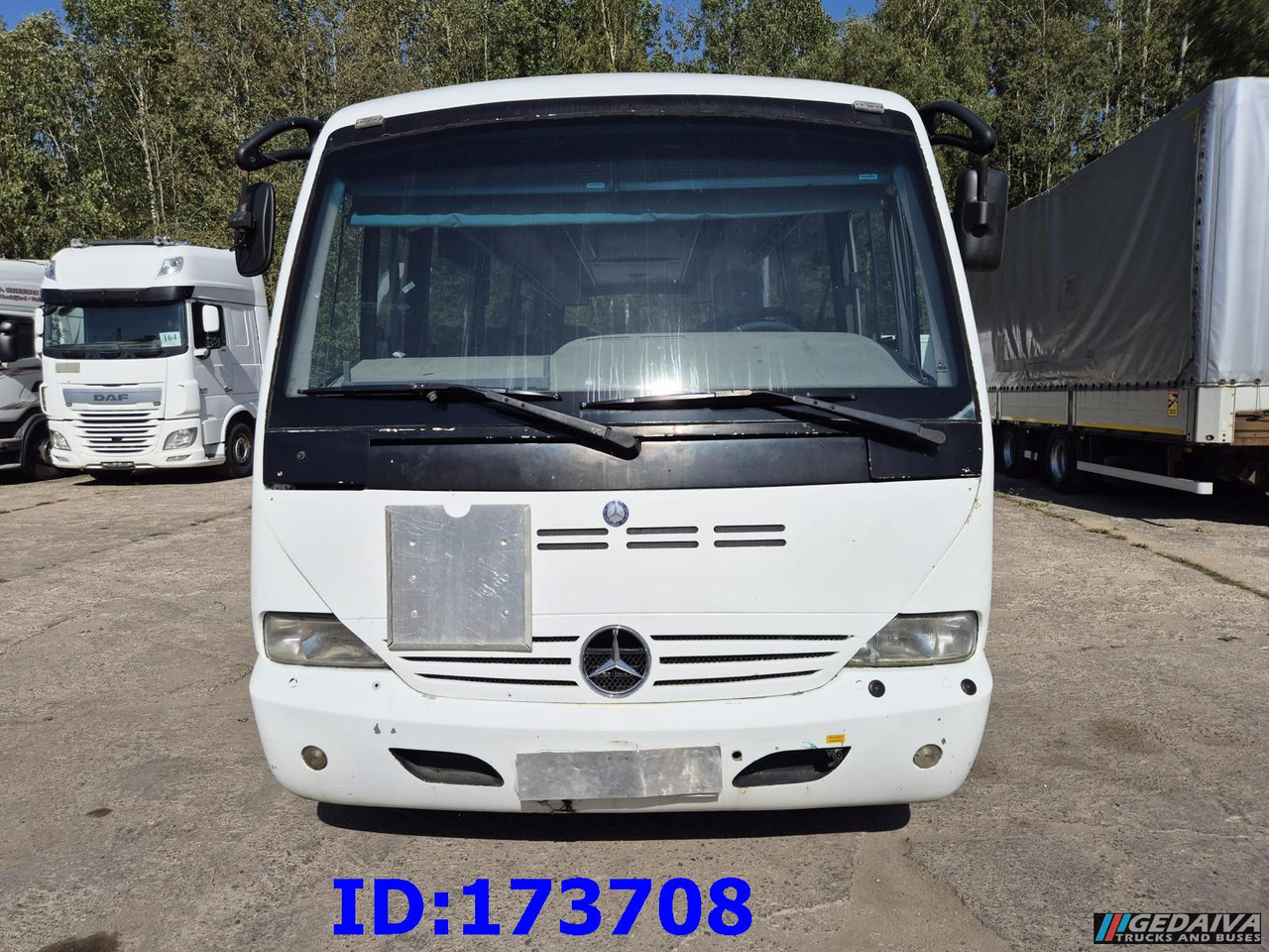 MERCEDES-BENZ Medio 30 Seat - Bus pariwisata: gambar 2 MERCEDES-BENZ Medio 30 Seat - Bus pariwisata: gambar 2