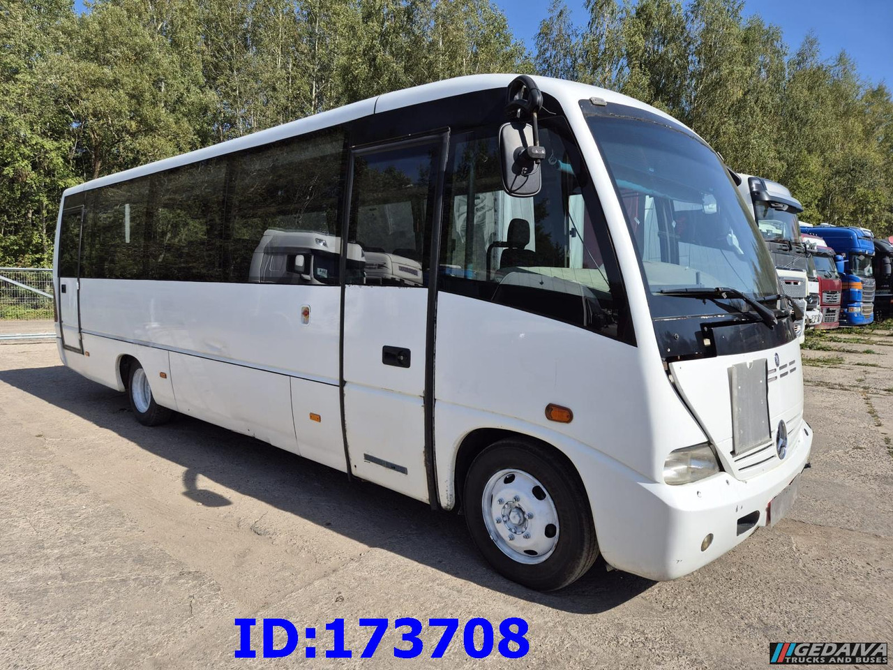 MERCEDES-BENZ Medio 30 Seat - Bus pariwisata: gambar 4 MERCEDES-BENZ Medio 30 Seat - Bus pariwisata: gambar 4