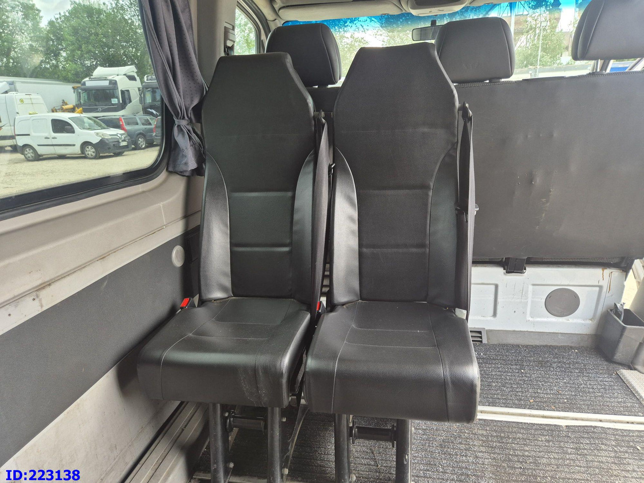 Bus pariwisata MERCEDES-BENZ Sprinter 213 - Euro5: gambar 17