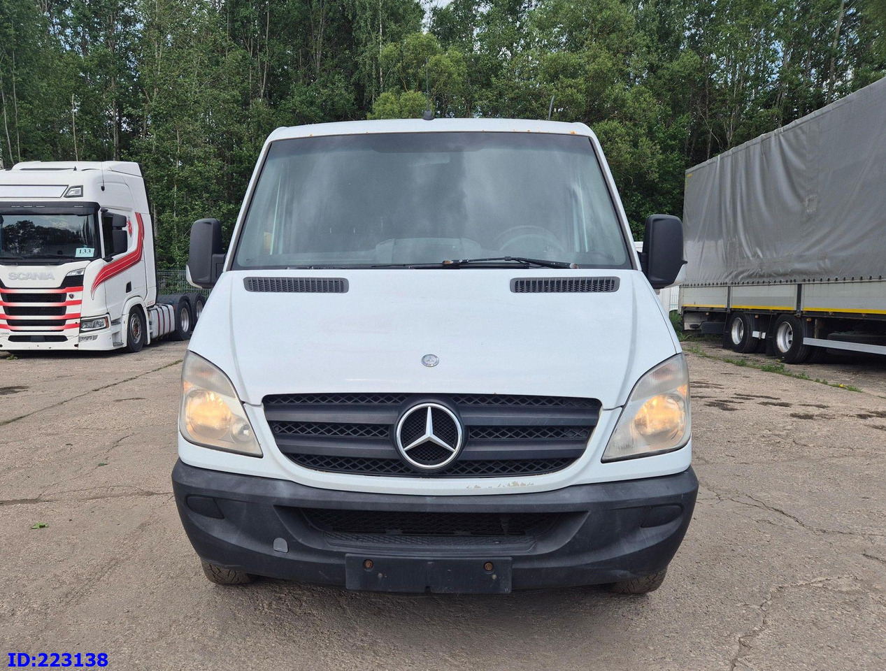MERCEDES-BENZ Sprinter 213 - Euro5 - Bus pariwisata: gambar 2 MERCEDES-BENZ Sprinter 213 - Euro5 - Bus pariwisata: gambar 2