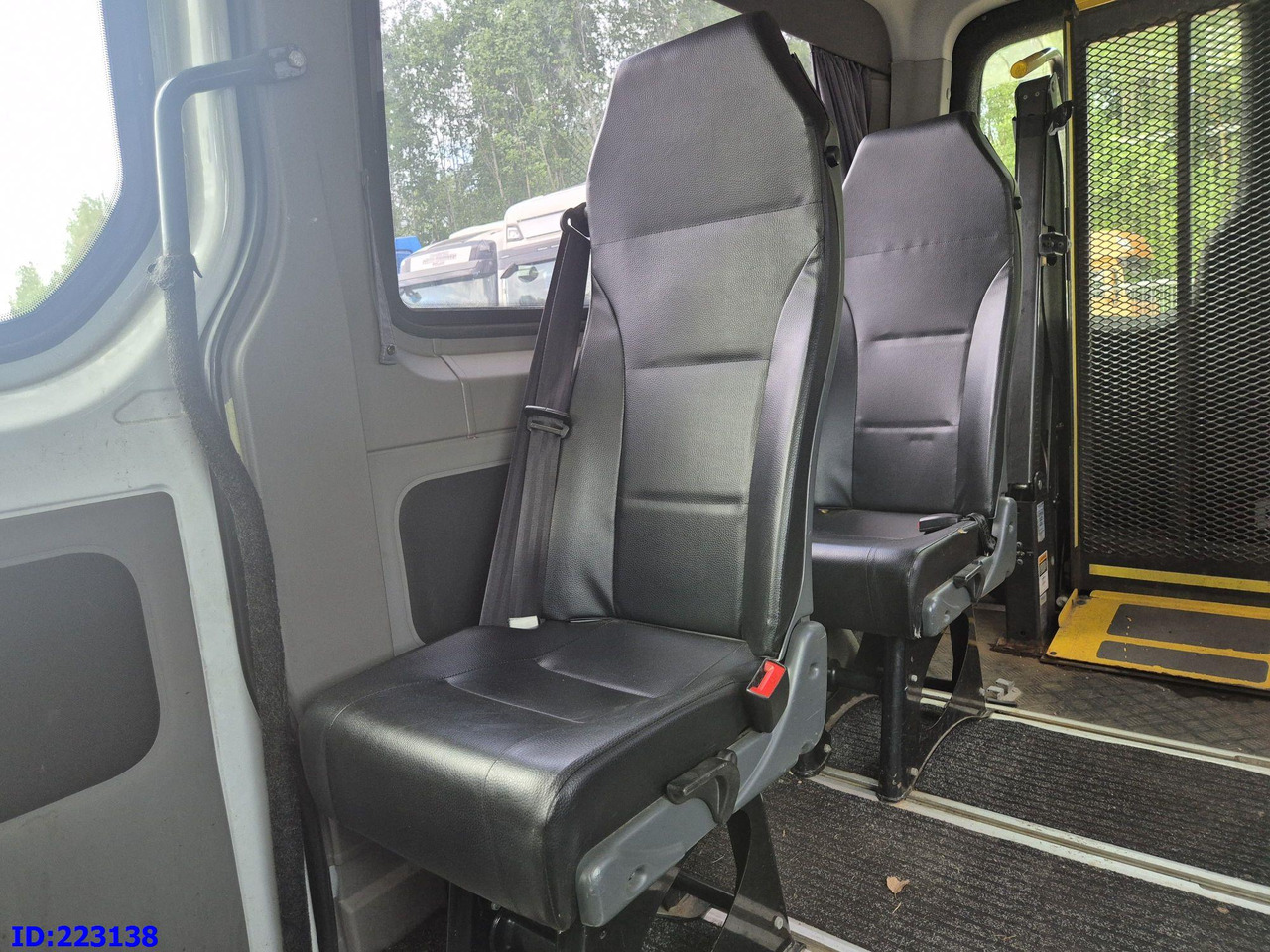 Bus pariwisata MERCEDES-BENZ Sprinter 213 - Euro5: gambar 15