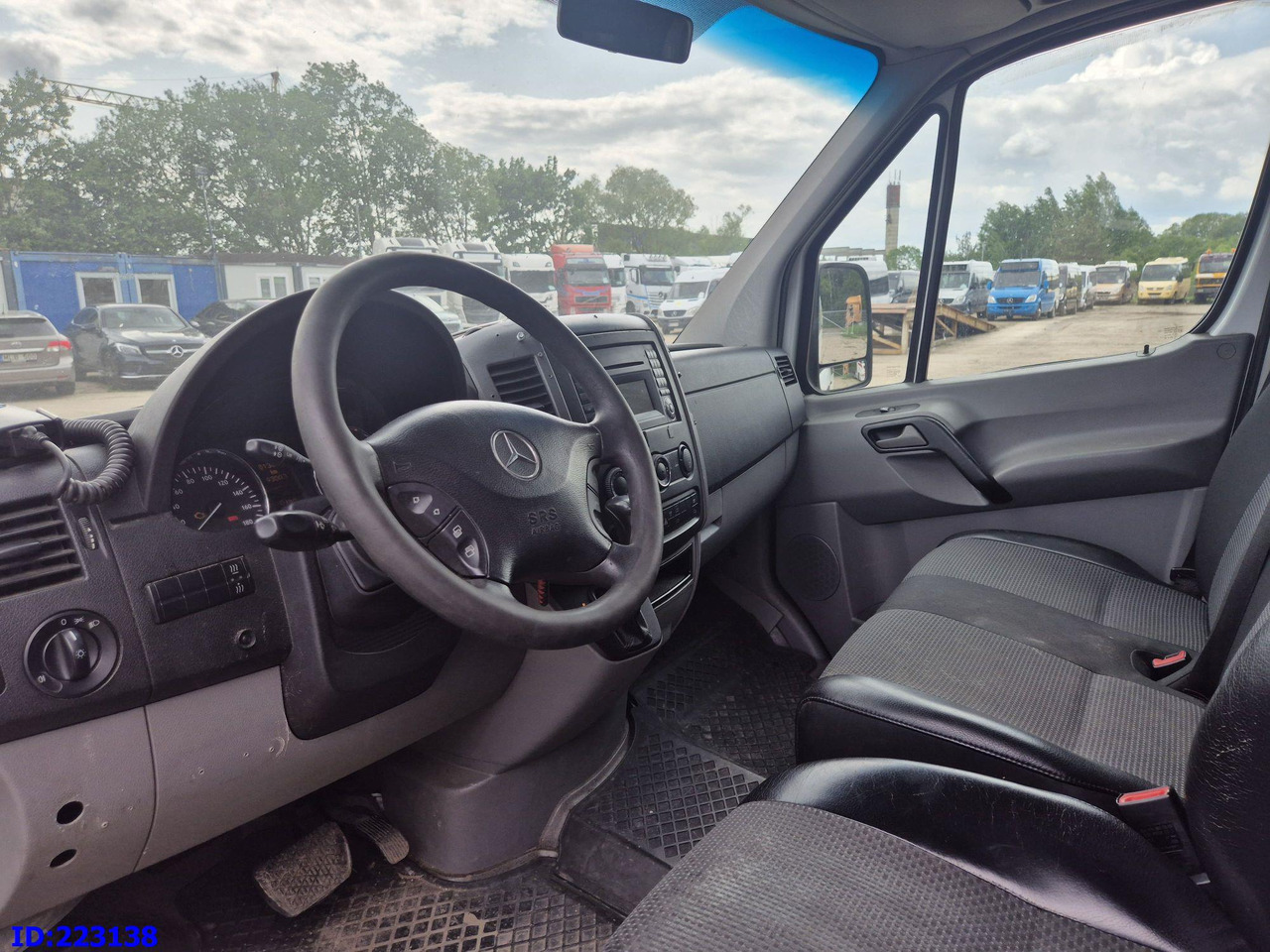 Bus pariwisata MERCEDES-BENZ Sprinter 213 - Euro5: gambar 8