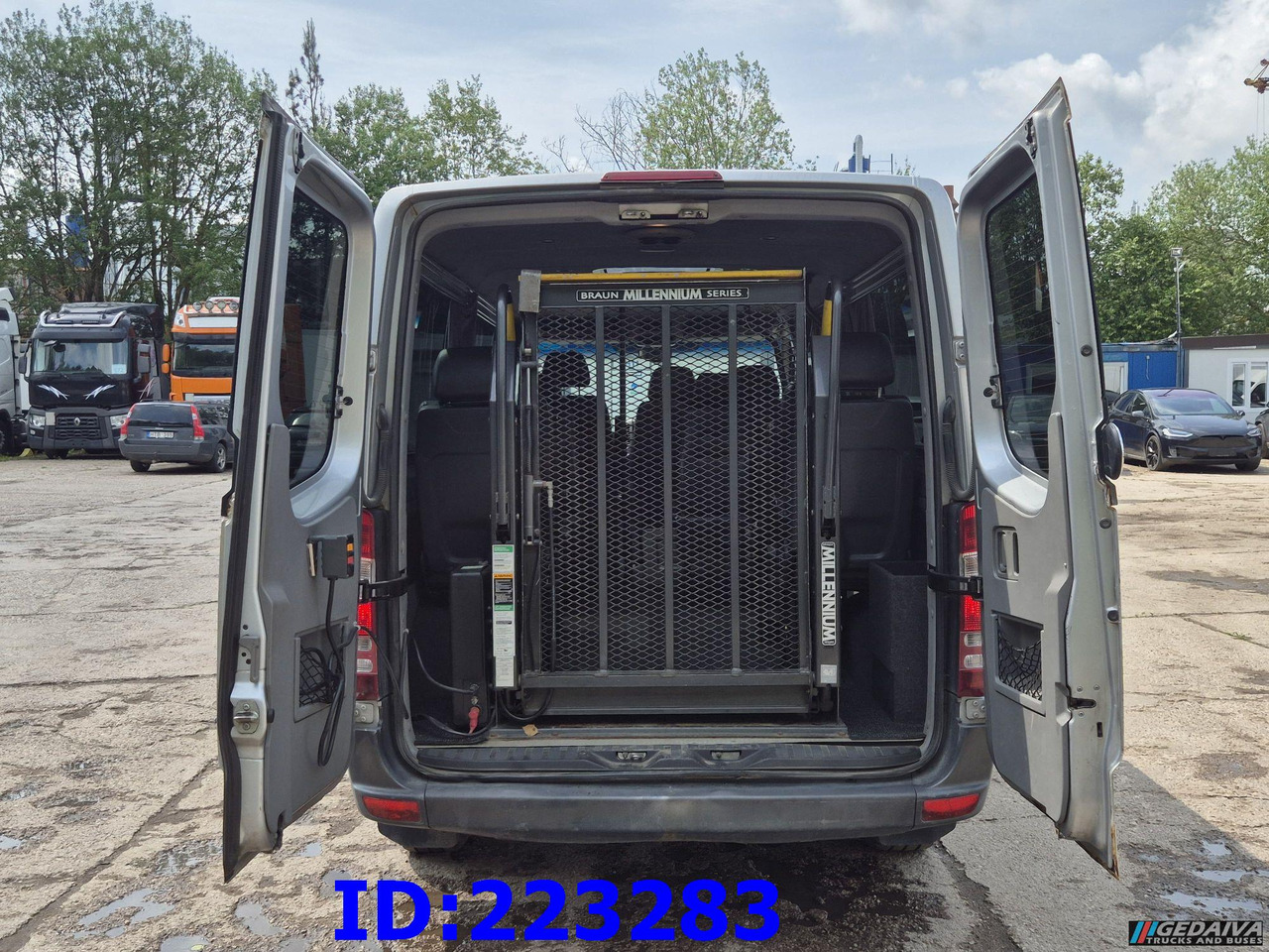 MERCEDES-BENZ Sprinter 313 - Kasten VIP -Euro5 - Bus pariwisata: gambar 5 MERCEDES-BENZ Sprinter 313 - Kasten VIP -Euro5 - Bus pariwisata: gambar 5
