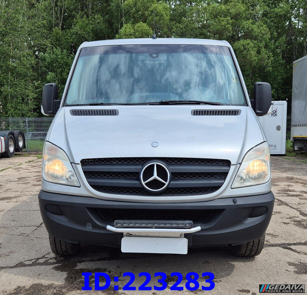 MERCEDES-BENZ Sprinter 313 - Kasten VIP -Euro5 - Bus pariwisata: gambar 2 MERCEDES-BENZ Sprinter 313 - Kasten VIP -Euro5 - Bus pariwisata: gambar 2