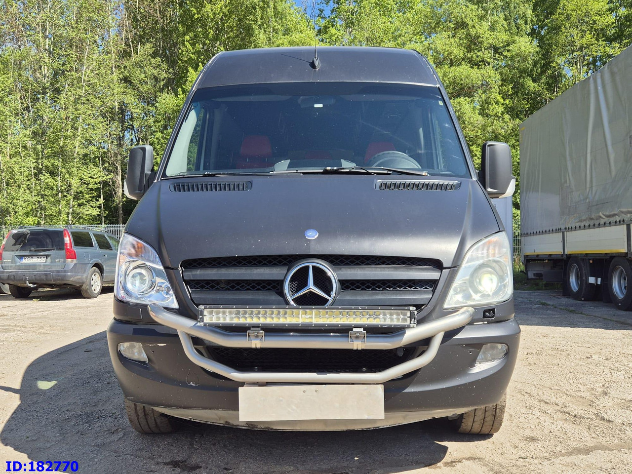 MERCEDES-BENZ Sprinter 319 VIP Euro5 - Bus pariwisata: gambar 2 MERCEDES-BENZ Sprinter 319 VIP Euro5 - Bus pariwisata: gambar 2