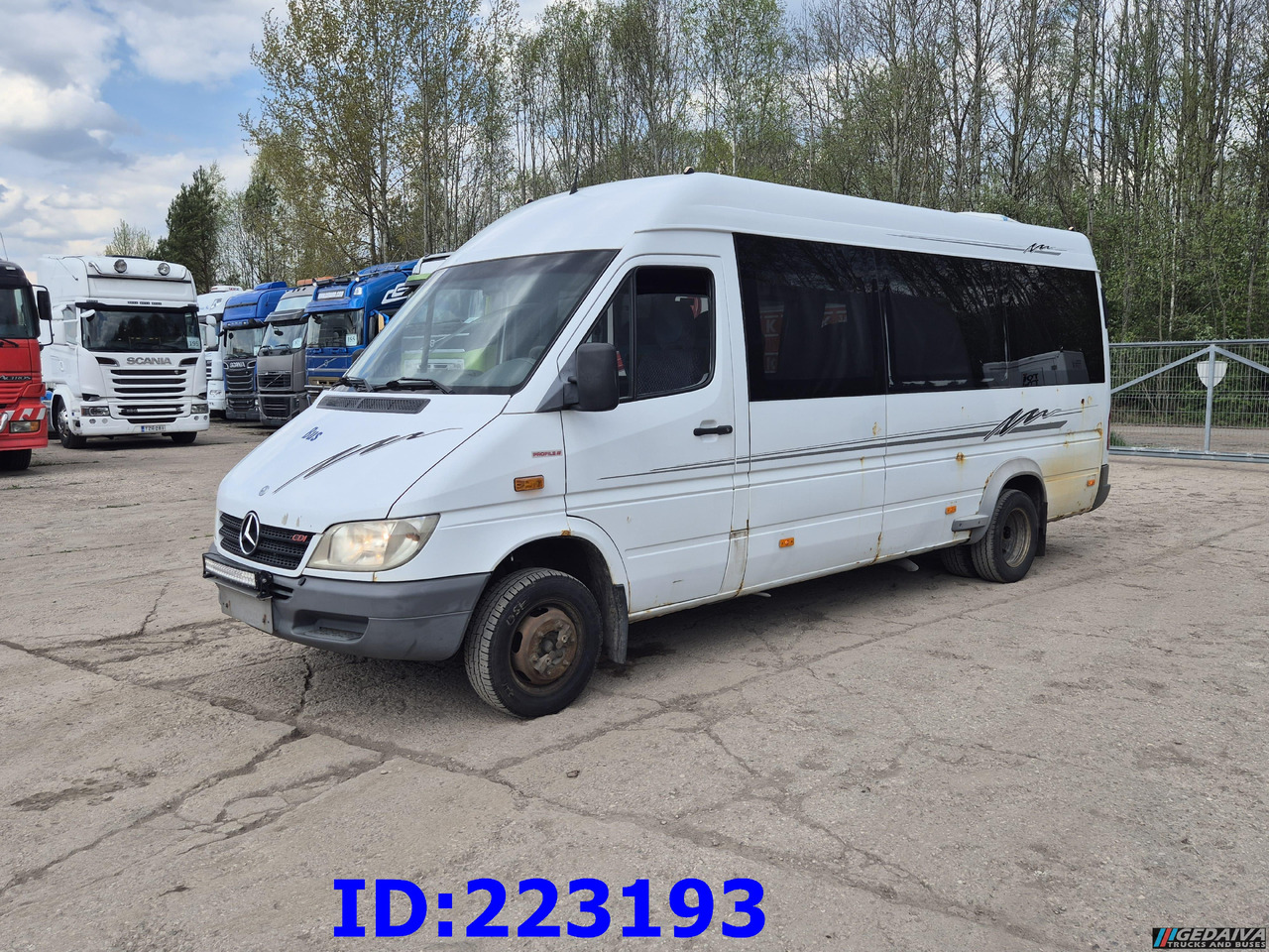 MERCEDES-BENZ Sprinter 416 VIP AC 17-seater - Bus pariwisata: gambar 1 MERCEDES-BENZ Sprinter 416 VIP AC 17-seater - Bus pariwisata: gambar 1