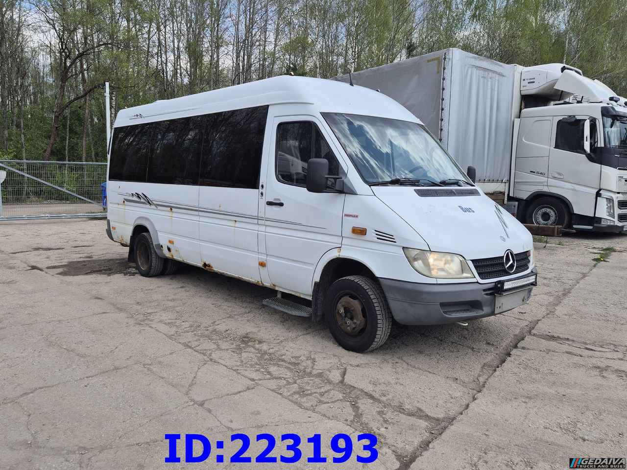MERCEDES-BENZ Sprinter 416 VIP AC 17-seater - Bus pariwisata: gambar 4 MERCEDES-BENZ Sprinter 416 VIP AC 17-seater - Bus pariwisata: gambar 4