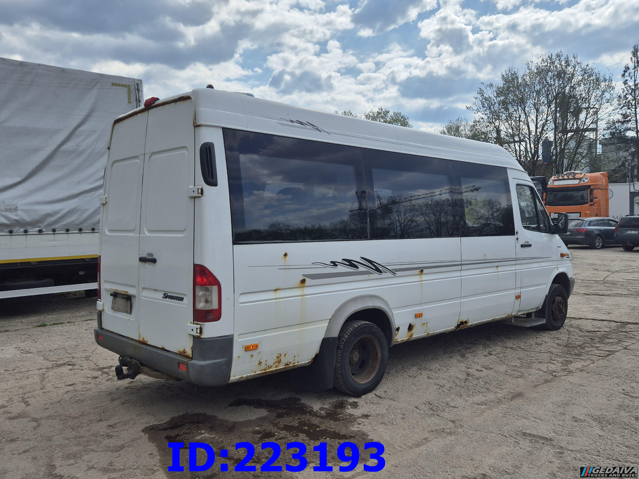MERCEDES-BENZ Sprinter 416 VIP AC 17-seater - Bus pariwisata: gambar 4 MERCEDES-BENZ Sprinter 416 VIP AC 17-seater - Bus pariwisata: gambar 4