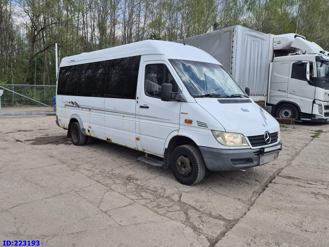 MERCEDES-BENZ Sprinter 416 VIP AC 17-seater - Bus pariwisata: gambar 4 MERCEDES-BENZ Sprinter 416 VIP AC 17-seater - Bus pariwisata: gambar 4