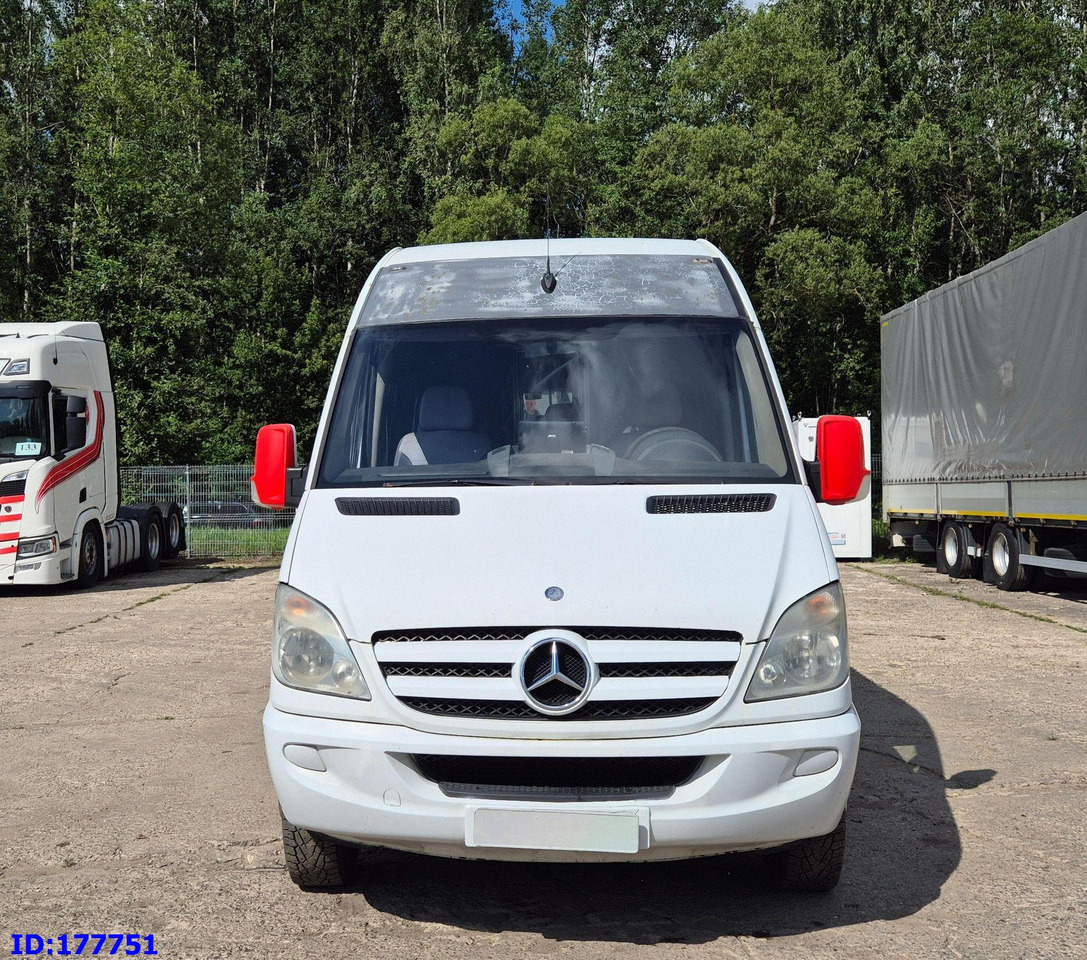 MERCEDES-BENZ Sprinter 518 - VIP - 17-seater - Bus pariwisata: gambar 2 MERCEDES-BENZ Sprinter 518 - VIP - 17-seater - Bus pariwisata: gambar 2