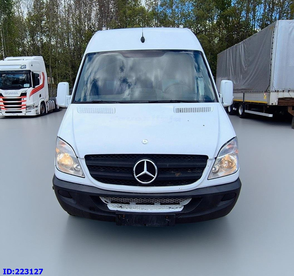 MERCEDES-BENZ Sprinter 518 - VIP -19 Seater - Bus mini, Van penumpang: gambar 2 MERCEDES-BENZ Sprinter 518 - VIP -19 Seater - Bus mini, Van penumpang: gambar 2