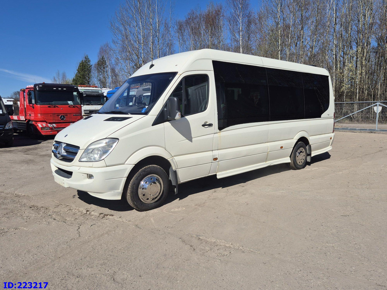 MERCEDES-BENZ Sprinter 518 VIP Prostyle 17-Place (Motor defekt) - Bus pariwisata: gambar 1 MERCEDES-BENZ Sprinter 518 VIP Prostyle 17-Place (Motor defekt) - Bus pariwisata: gambar 1