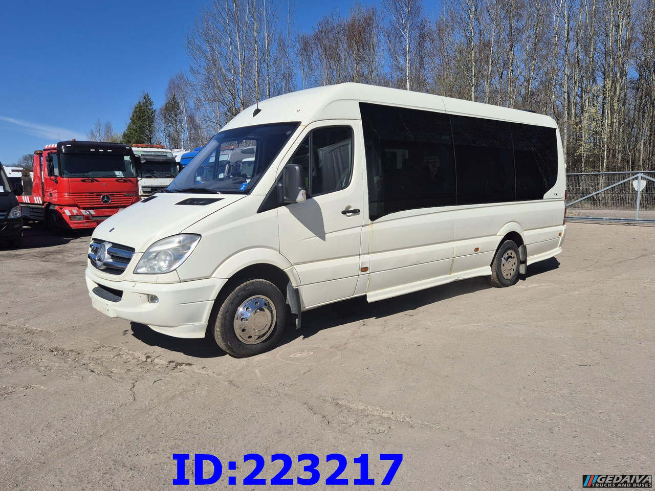MERCEDES-BENZ Sprinter 518 VIP Prostyle 17-Place (Motor defekt) - Bus pariwisata: gambar 1 MERCEDES-BENZ Sprinter 518 VIP Prostyle 17-Place (Motor defekt) - Bus pariwisata: gambar 1