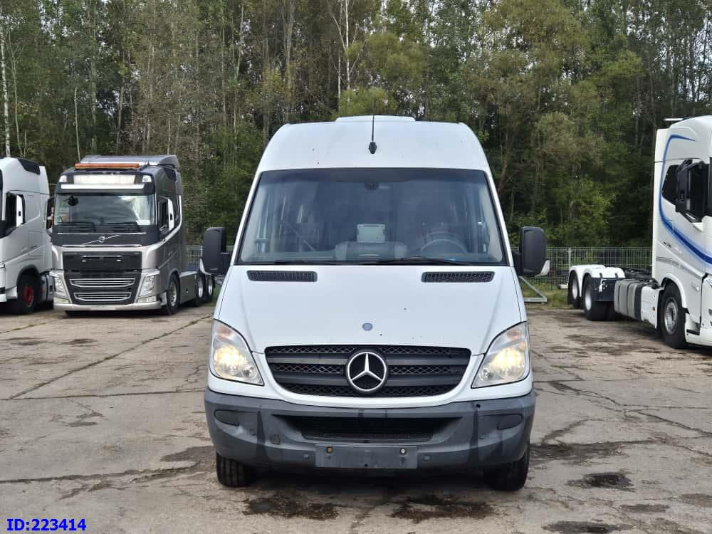MERCEDES-BENZ Sprinter 519 VIP - 17 Seater Euro5 - Bus pariwisata: gambar 2 MERCEDES-BENZ Sprinter 519 VIP - 17 Seater Euro5 - Bus pariwisata: gambar 2