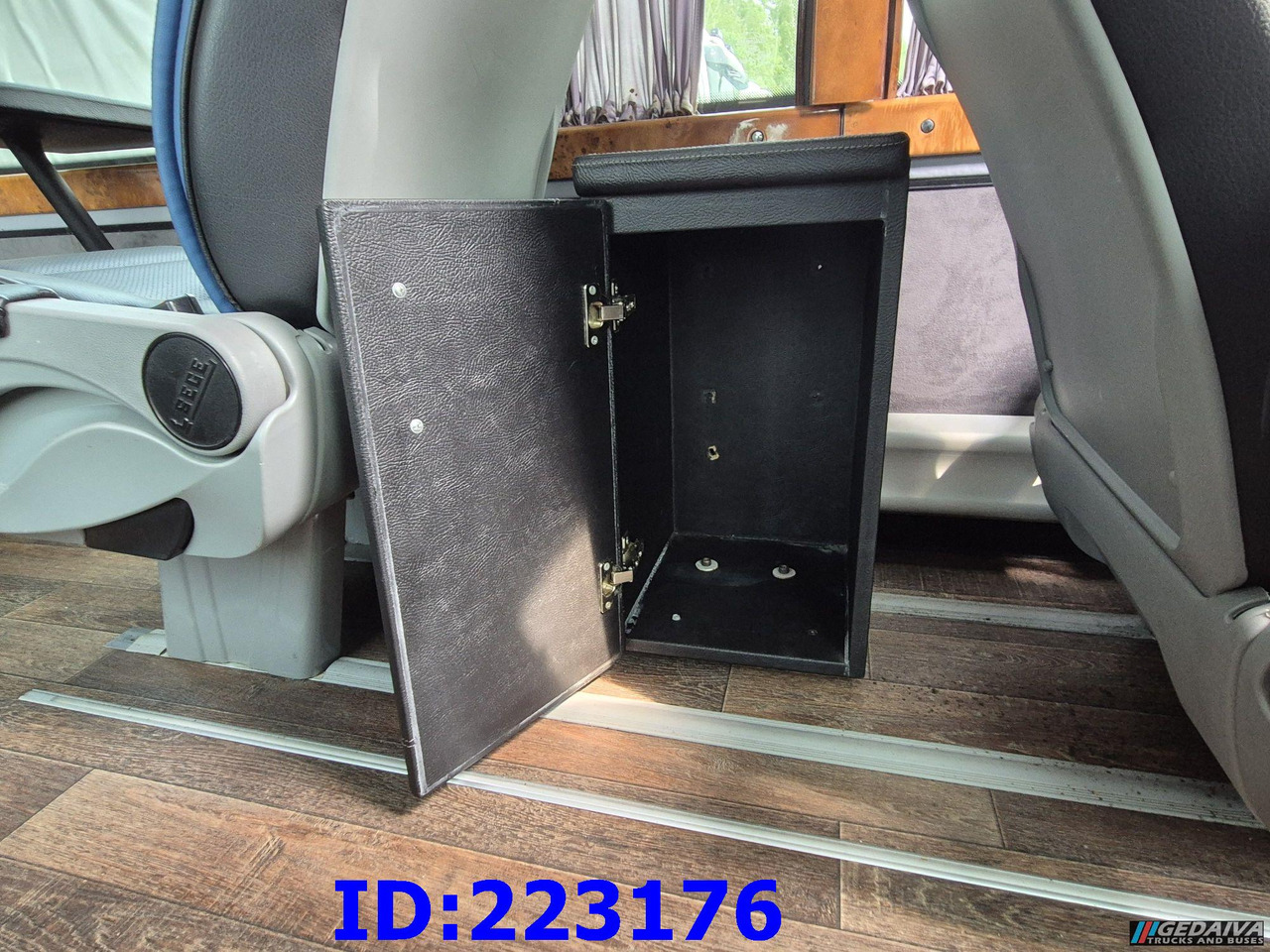 Bus mini, Van penumpang MERCEDES-BENZ Sprinter 519 VIP Luxury: gambar 27