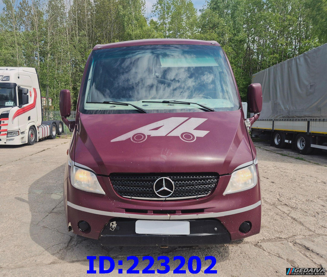 MERCEDES-BENZ Sunrider 818D Vario 33 - Seater - Bus pariwisata: gambar 2 MERCEDES-BENZ Sunrider 818D Vario 33 - Seater - Bus pariwisata: gambar 2