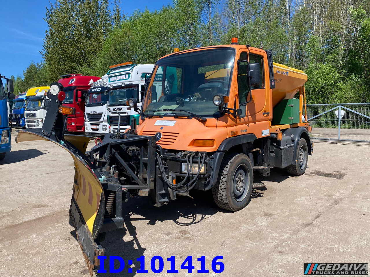 MERCEDES-BENZ Unimog U300 4X4 - Truk bajak salju: gambar 1 MERCEDES-BENZ Unimog U300 4X4 - Truk bajak salju: gambar 1