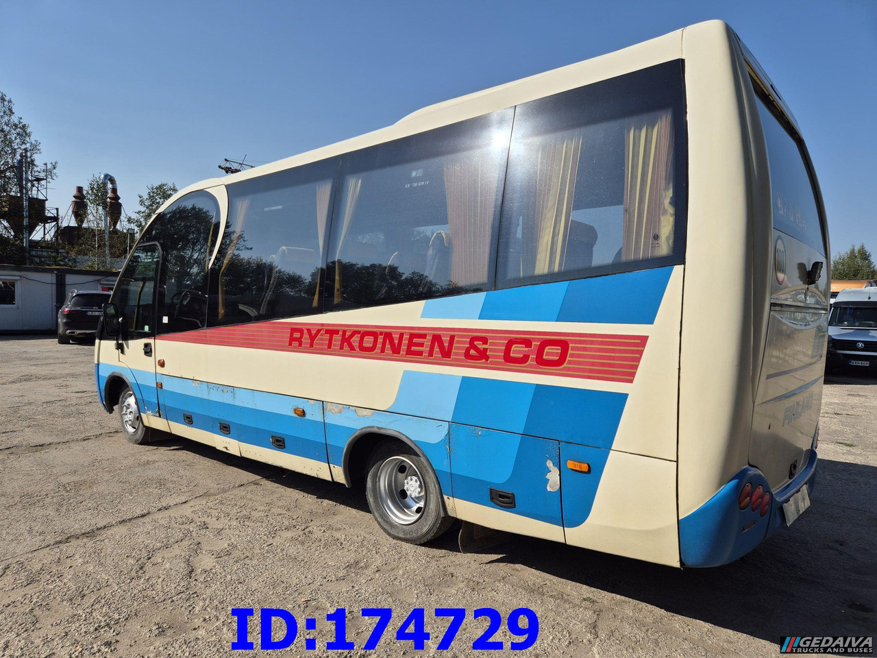 MERCEDES-BENZ Vario 815 26-Seater - Bus pariwisata: gambar 5 MERCEDES-BENZ Vario 815 26-Seater - Bus pariwisata: gambar 5