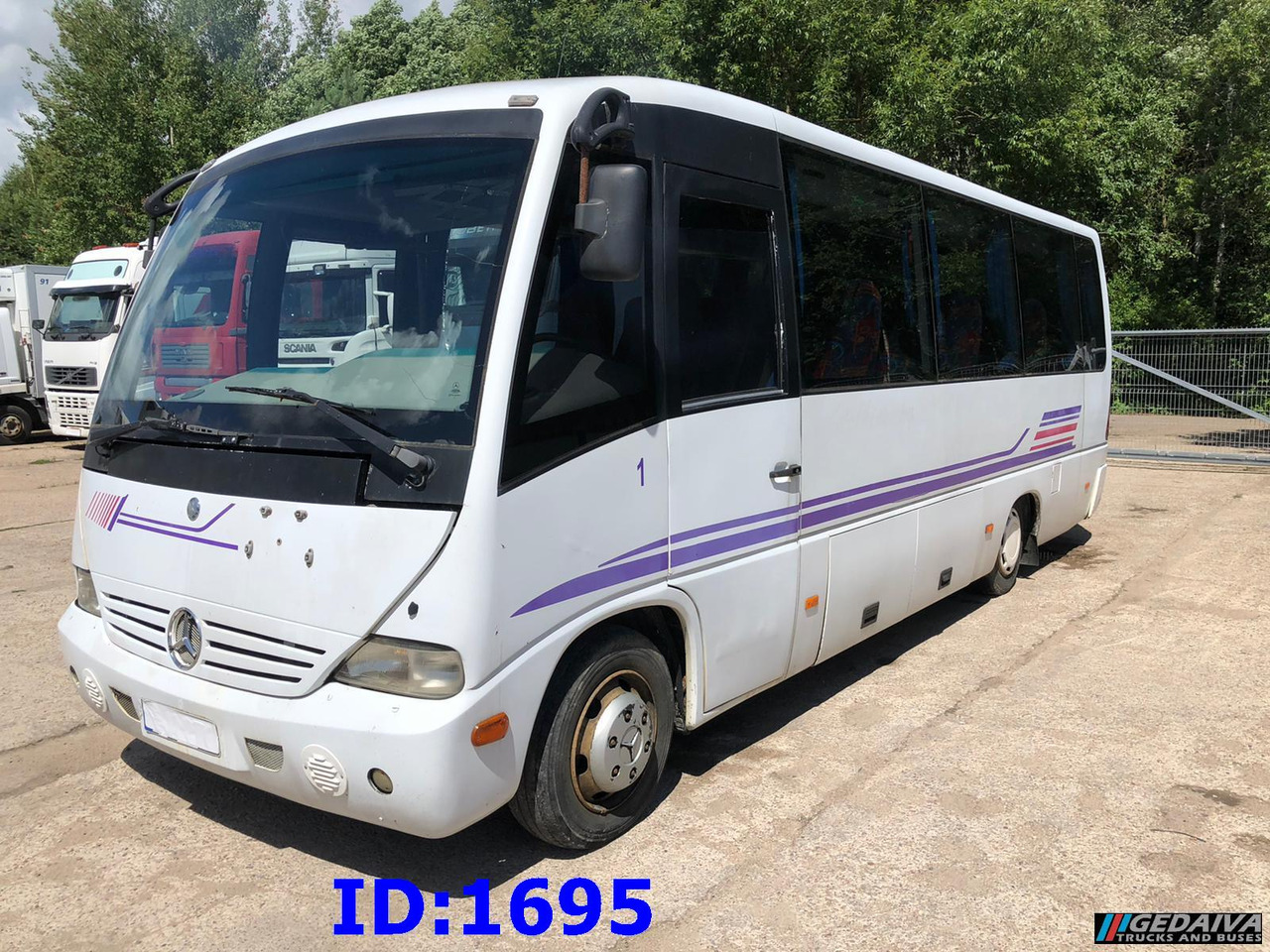 MERCEDES-BENZ Vario Medio 815 30-Seater - Bus pariwisata: gambar 4 MERCEDES-BENZ Vario Medio 815 30-Seater - Bus pariwisata: gambar 4