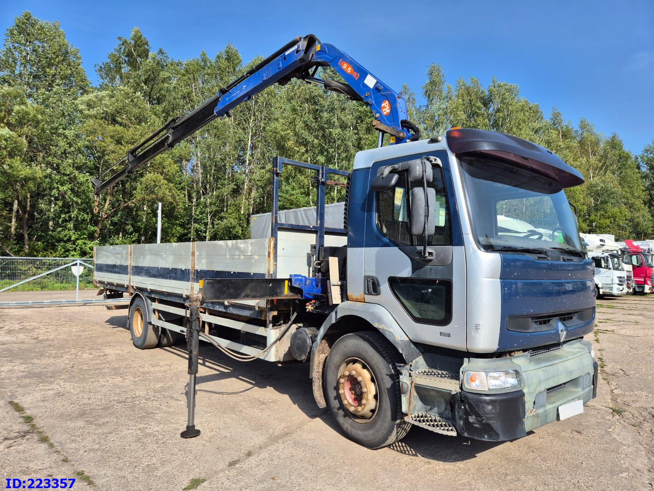 RENAULT Premium 210 4x2 Crane PM - Truk logging: gambar 2 RENAULT Premium 210 4x2 Crane PM - Truk logging: gambar 2