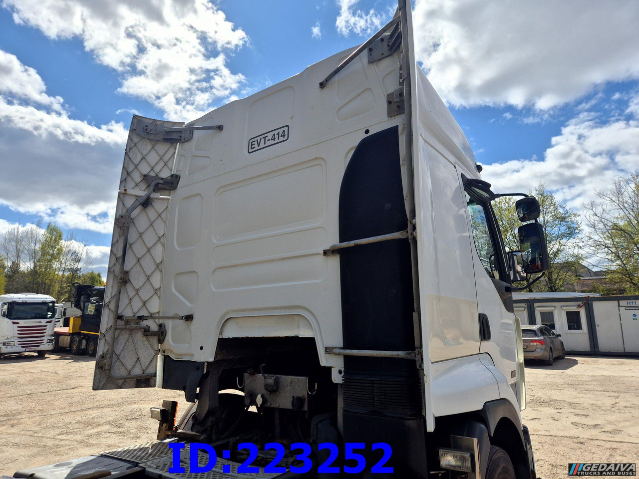 RENAULT 420 6x2 Manual - Tractor head: gambar 5 RENAULT 420 6x2 Manual - Tractor head: gambar 5