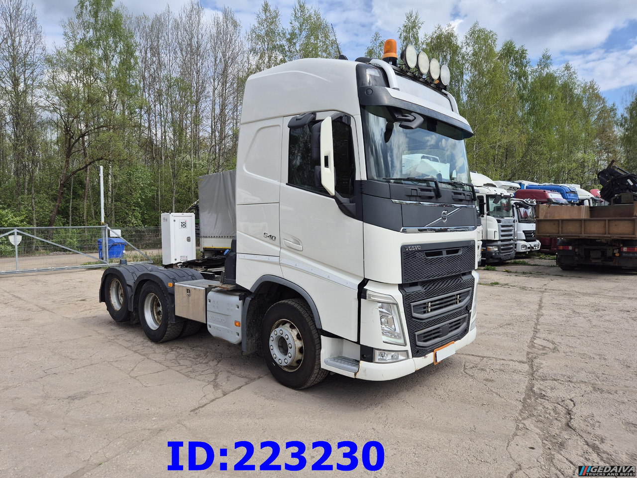 VOLVO FH13 540HP 6x2 (10 tyre) - Tractor head: gambar 4 VOLVO FH13 540HP 6x2 (10 tyre) - Tractor head: gambar 4