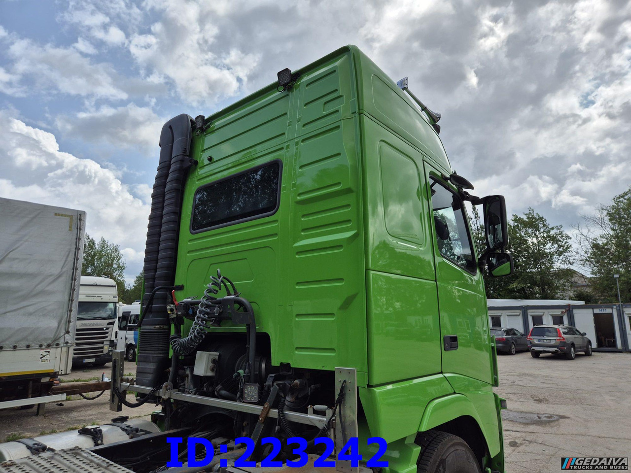 VOLVO FH13 6x2 - 538t km ONLY - Manual Hydraulics Euro5 - Tractor head: gambar 4 VOLVO FH13 6x2 - 538t km ONLY - Manual Hydraulics Euro5 - Tractor head: gambar 4