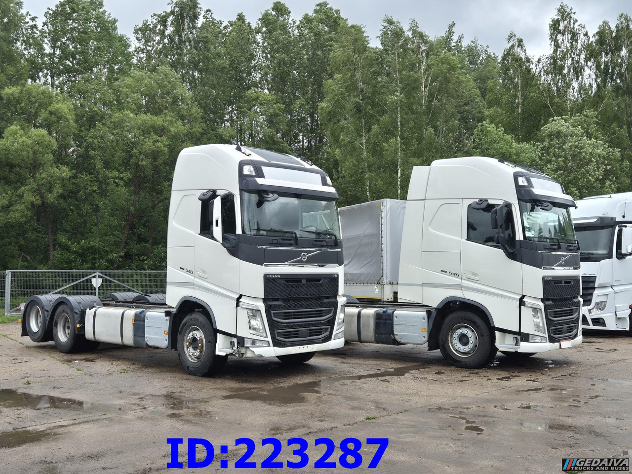 VOLVO FH13 540HP - 10 tyre (2pcs. available) - Truk sasis: gambar 1 VOLVO FH13 540HP - 10 tyre (2pcs. available) - Truk sasis: gambar 1