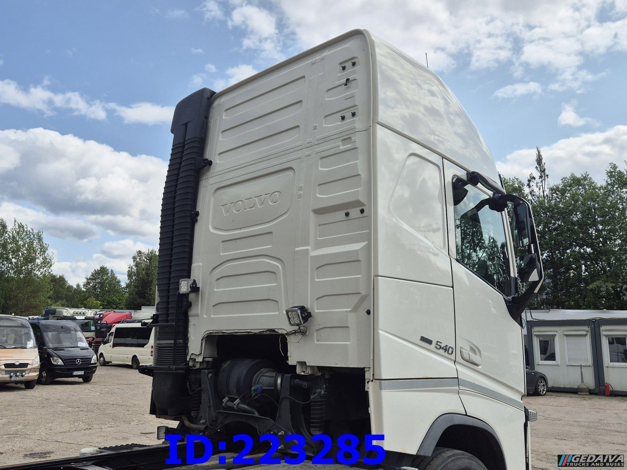 VOLVO FH13 540HP 6x2 (10 tyre) Euro6 - Truk sasis: gambar 5 VOLVO FH13 540HP 6x2 (10 tyre) Euro6 - Truk sasis: gambar 5
