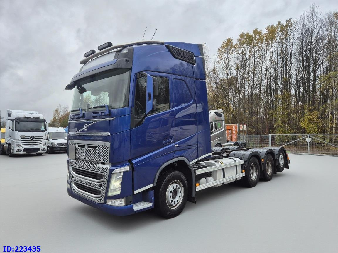 VOLVO FH13 540HP 8x4 (steering axle) - Truk sasis: gambar 1 VOLVO FH13 540HP 8x4 (steering axle) - Truk sasis: gambar 1
