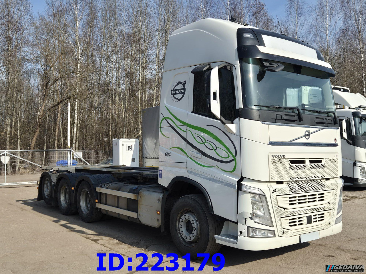 VOLVO FH13 540HP BDF 8X4 (Steering axel) - Pengangkut kontainer/ Container truck: gambar 4 VOLVO FH13 540HP BDF 8X4 (Steering axel) - Pengangkut kontainer/ Container truck: gambar 4