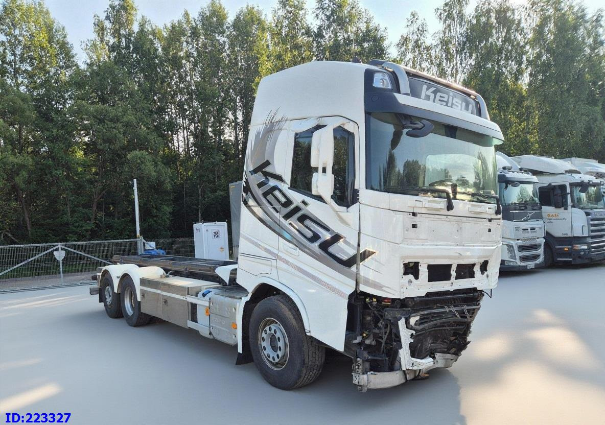 VOLVO FH13 550HP 6x2 ( Drivable condition ) - Truk sasis: gambar 4 VOLVO FH13 550HP 6x2 ( Drivable condition ) - Truk sasis: gambar 4