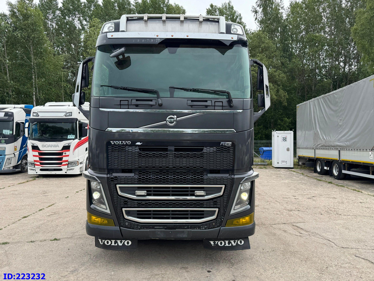 VOLVO FH16 700HP 8X4 Big Axles - Truk sasis: gambar 2 VOLVO FH16 700HP 8X4 Big Axles - Truk sasis: gambar 2
