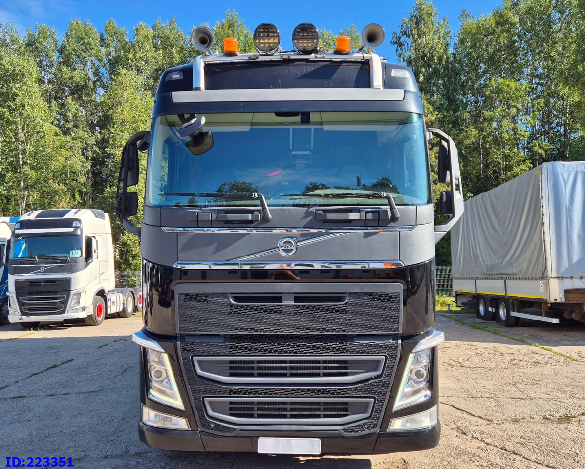VOLVO FH16 750HP - 8x4-Steering axle - Truk dengan terpal samping: gambar 2 VOLVO FH16 750HP - 8x4-Steering axle - Truk dengan terpal samping: gambar 2