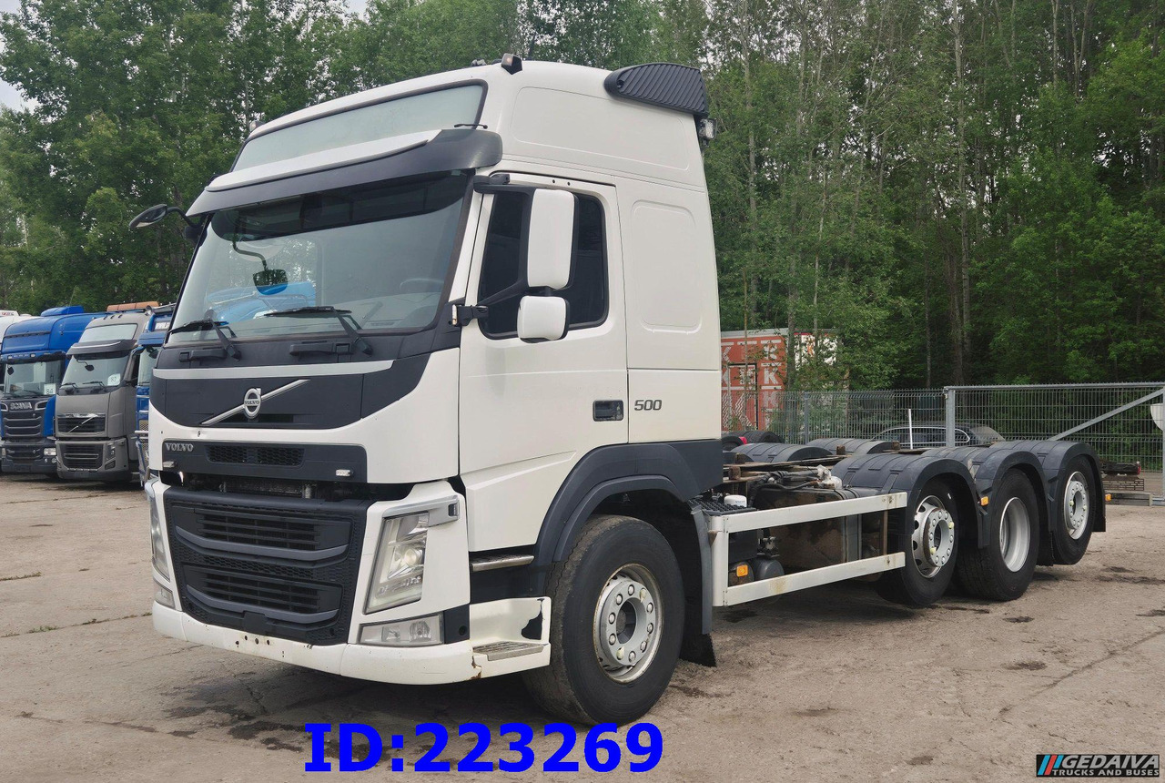 VOLVO FM13 500HP 8x2 (2 steering axels) - Truk sasis: gambar 1 VOLVO FM13 500HP 8x2 (2 steering axels) - Truk sasis: gambar 1