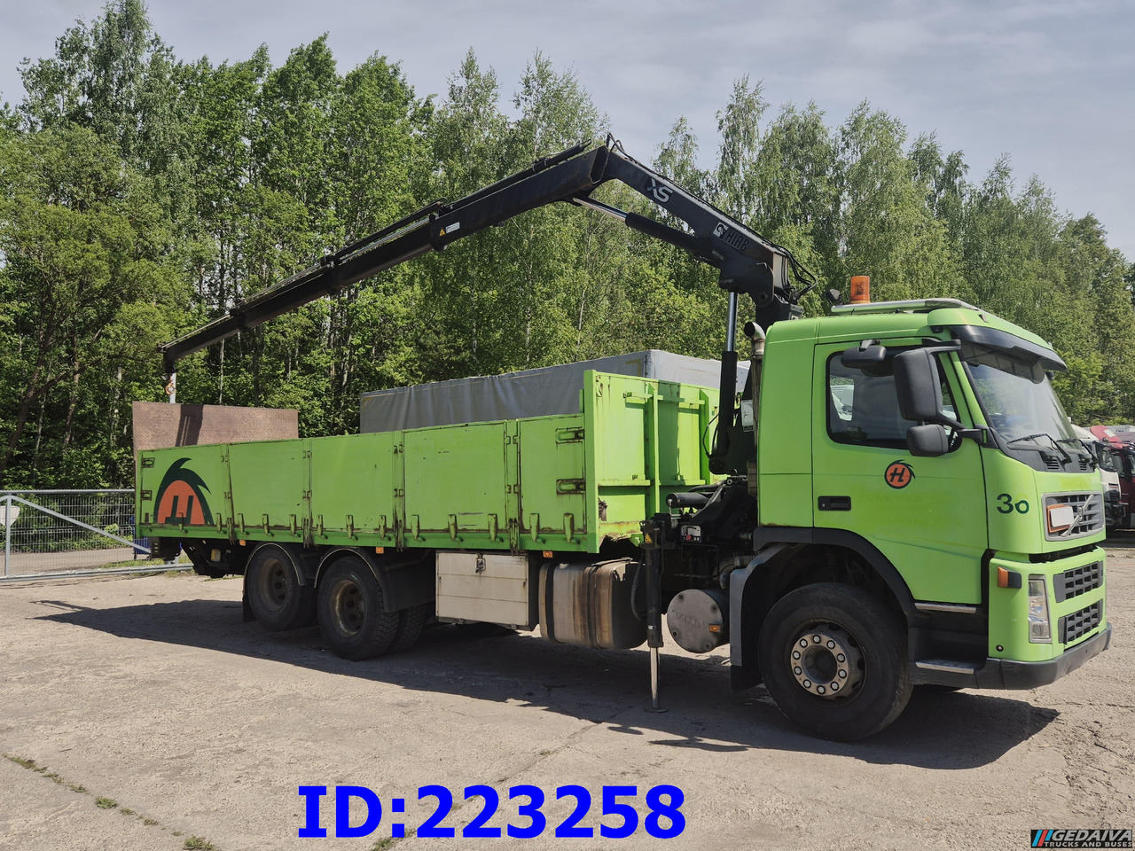 VOLVO FM9 300HP 6x2 + HIAB 144B -3 CL - Truk flatbed: gambar 4 VOLVO FM9 300HP 6x2 + HIAB 144B -3 CL - Truk flatbed: gambar 4