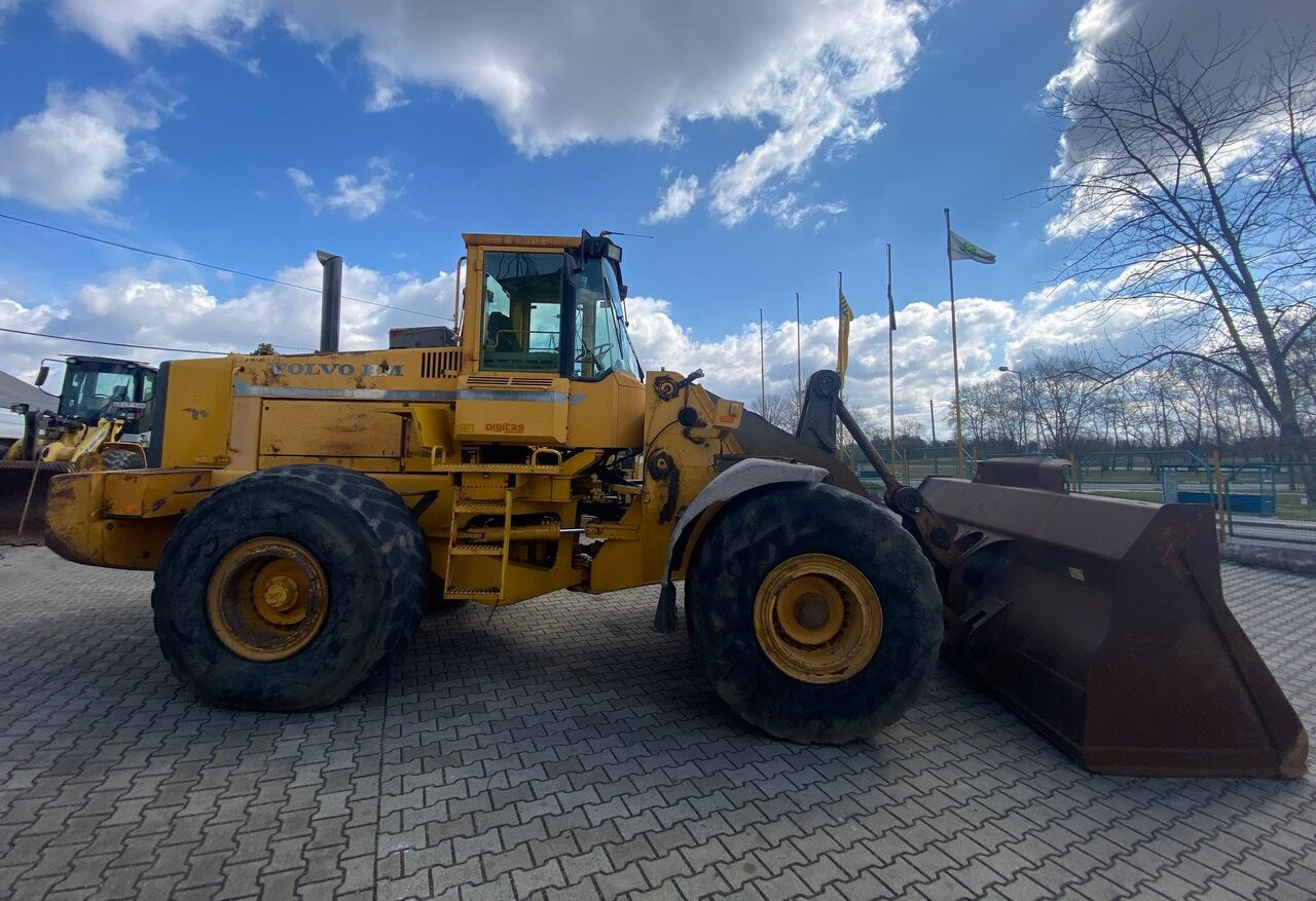 Volvo L180 - Wheel loader: gambar 2 Volvo L180 - Wheel loader: gambar 2