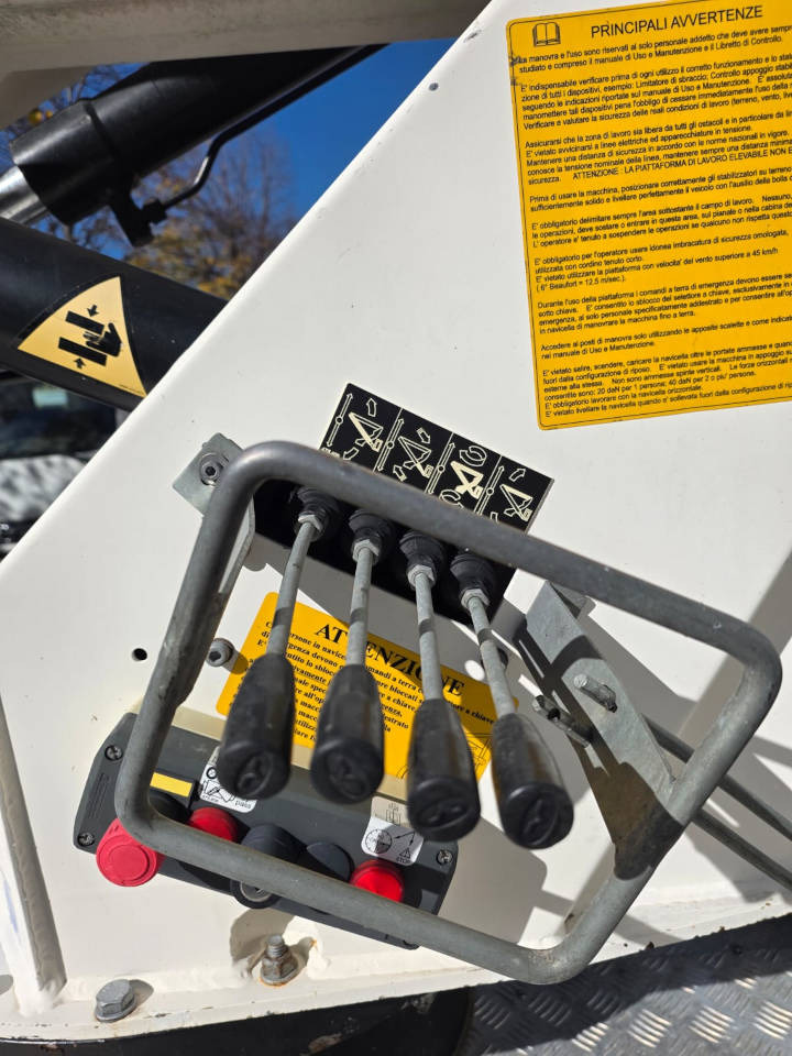 GSR E219PX E4 - Platform udara yang dipasang di truk: gambar 4 GSR E219PX E4 - Platform udara yang dipasang di truk: gambar 4