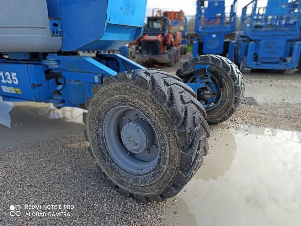 Genie Z 135/70 - Boom artikulasi: gambar 5 Genie Z 135/70 - Boom artikulasi: gambar 5