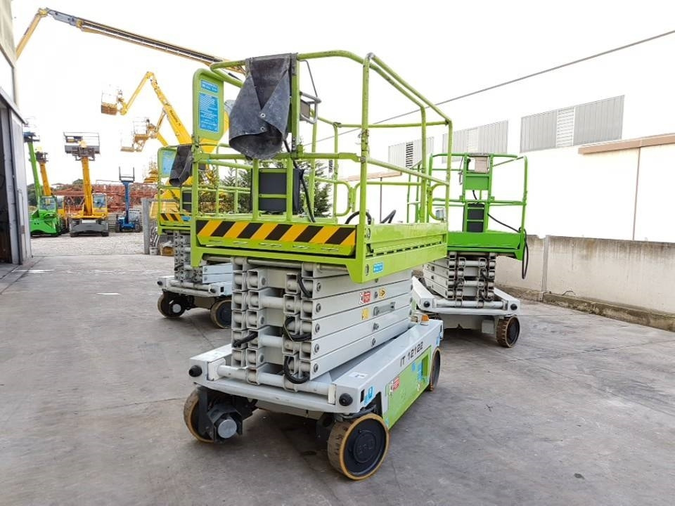 Iteco IT 12122 - Scissor lifts: gambar 4 Iteco IT 12122 - Scissor lifts: gambar 4