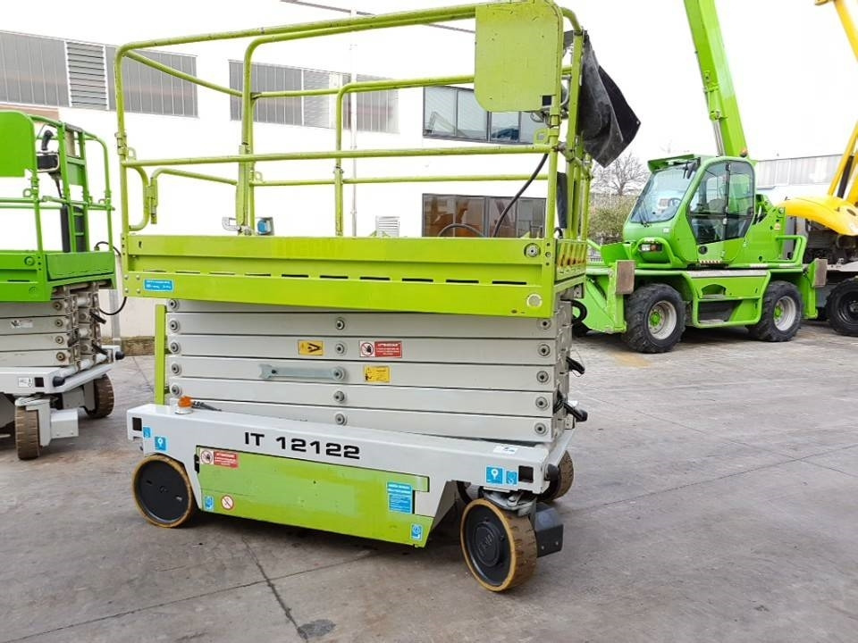Iteco IT 12122 - Scissor lifts: gambar 3 Iteco IT 12122 - Scissor lifts: gambar 3