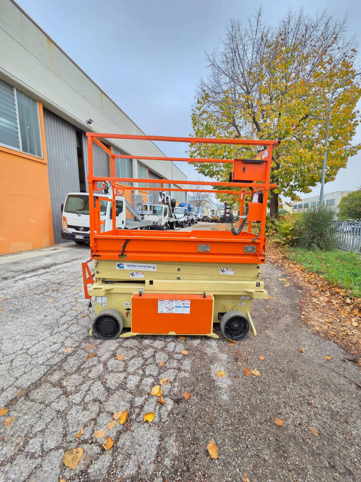 JLG 6RS - Scissor lifts: gambar 1 JLG 6RS - Scissor lifts: gambar 1