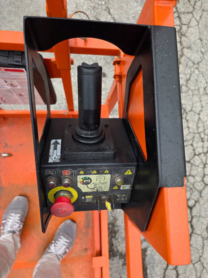 JLG 6RS - Scissor lifts: gambar 2 JLG 6RS - Scissor lifts: gambar 2