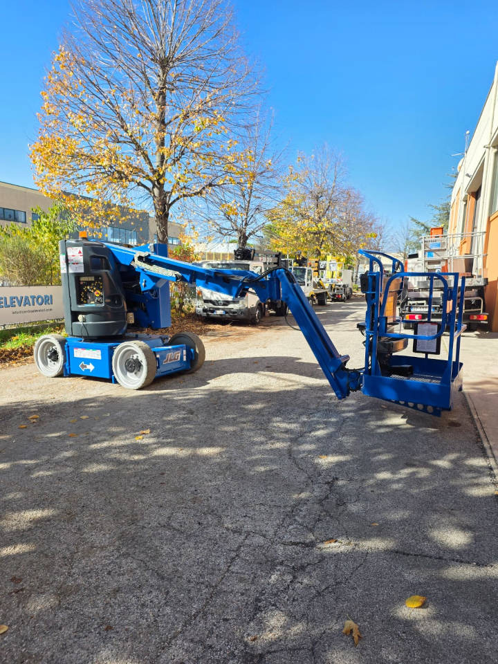JLG E 300 AJP - Boom artikulasi: gambar 1 JLG E 300 AJP - Boom artikulasi: gambar 1