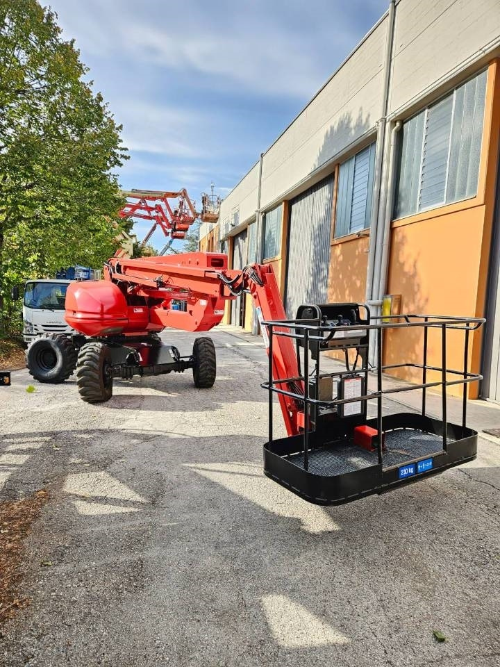 Manitou 160 ATJ - Boom artikulasi: gambar 1 Manitou 160 ATJ - Boom artikulasi: gambar 1
