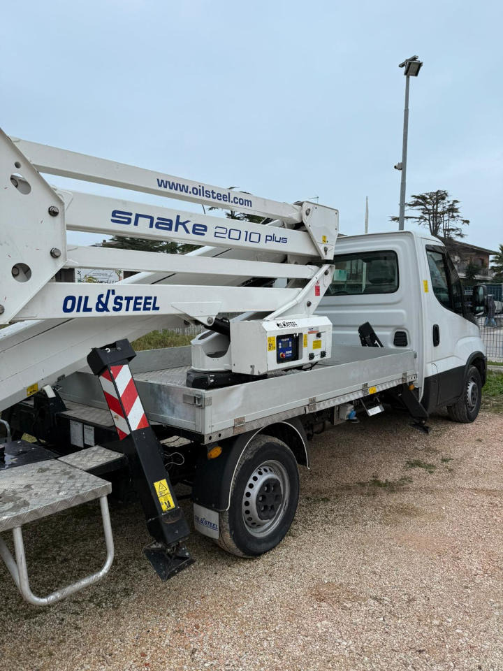 OIL&STEEL 20.10 Plus - Platform udara yang dipasang di truk: gambar 1 OIL&STEEL 20.10 Plus - Platform udara yang dipasang di truk: gambar 1