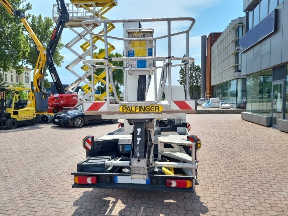 Palfinger P 240 AXE - Platform udara yang dipasang di truk: gambar 4 Palfinger P 240 AXE - Platform udara yang dipasang di truk: gambar 4