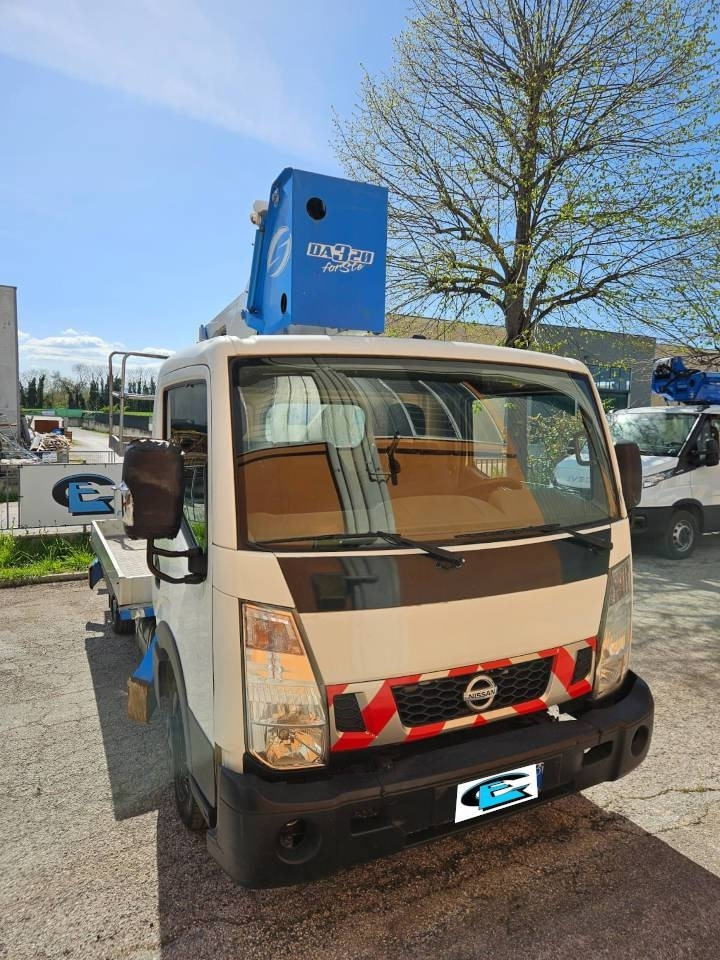 Platform udara yang dipasang di truk Socage DA 320: gambar 19