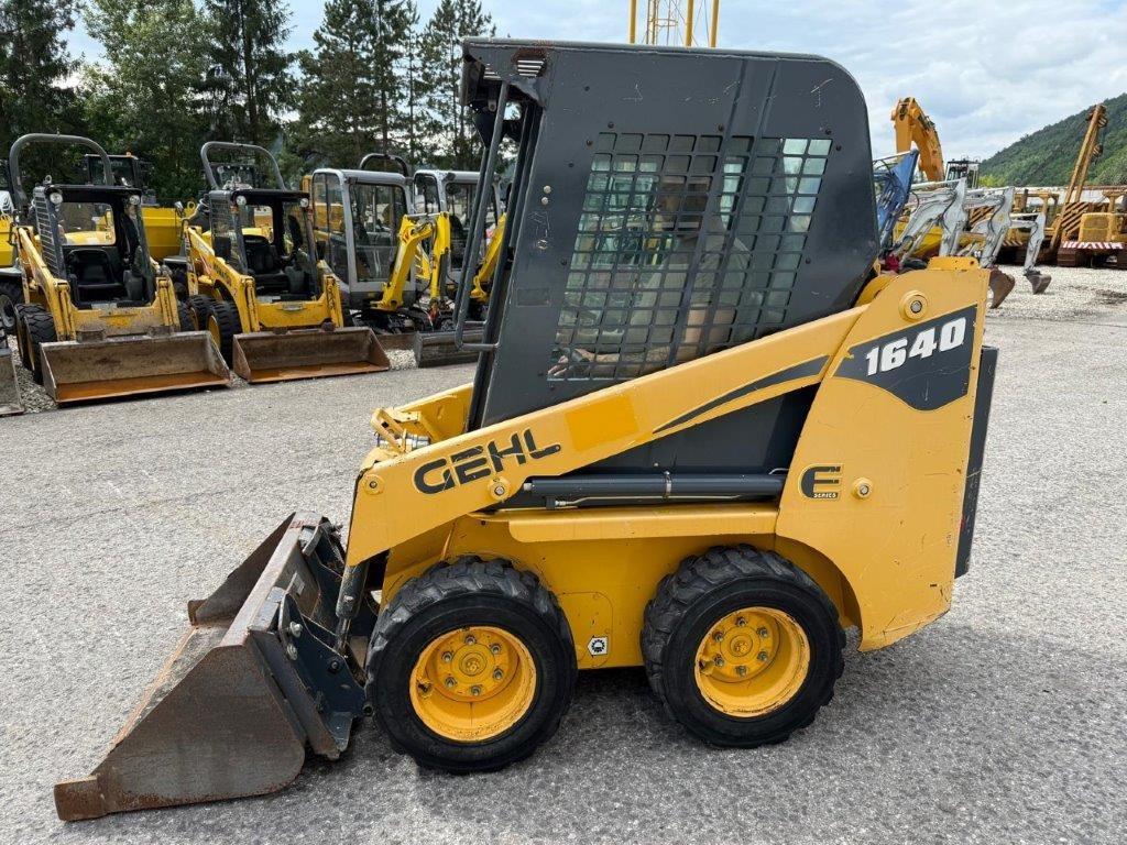 Gehl SL1640E (4027) - Skid steer: gambar 1 Gehl SL1640E (4027) - Skid steer: gambar 1